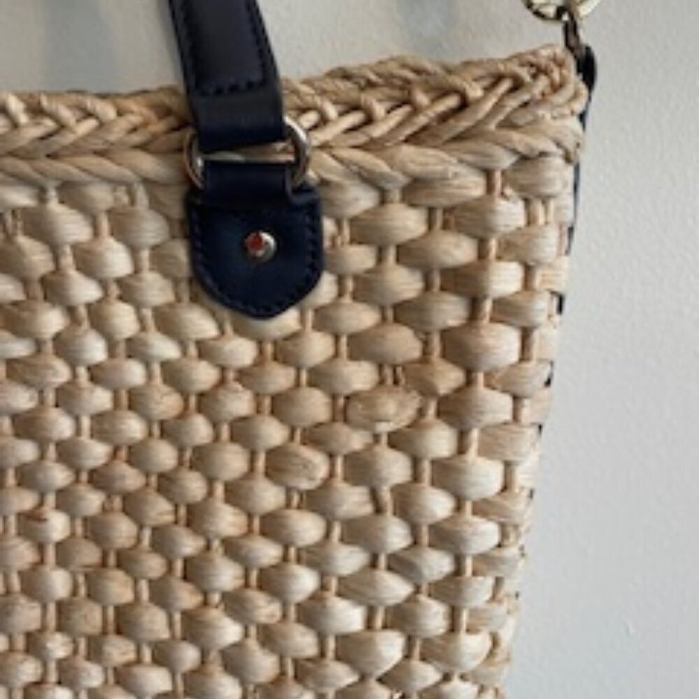 TALBOTS Straw Crossbody Bag Natural with Navy Leather Handles/Strap - Picture 11 of 16